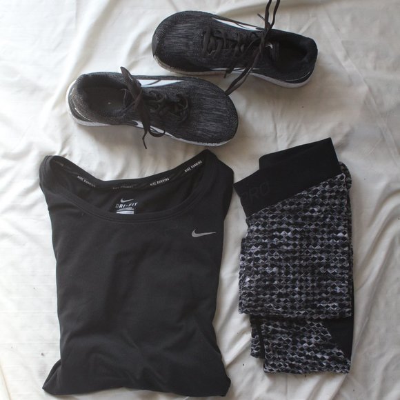 Nike Women's Pro Hyperwarm Training Tights (NWOT) - Picture 7 of 7